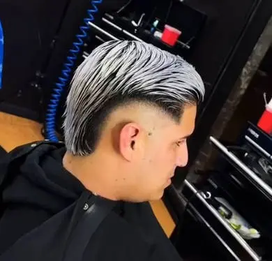 Cliente corte pelo hombre